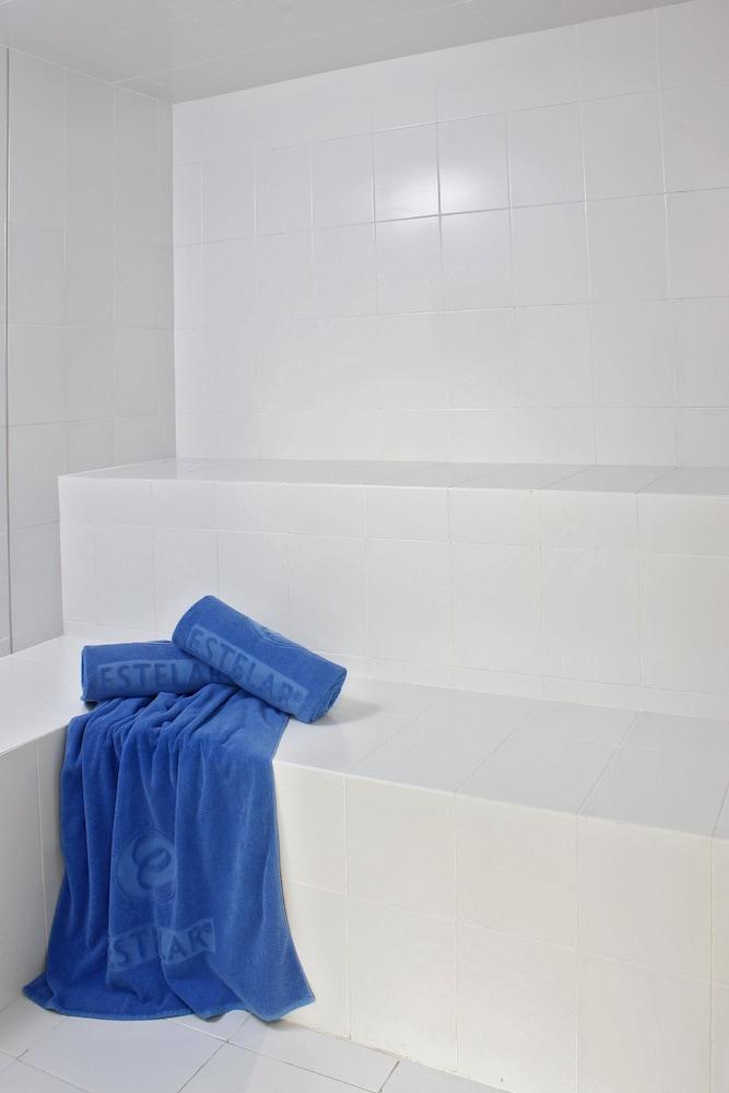 בארנקווילה Estelar Alto Prado מראה חיצוני תמונה Bathroom tiles