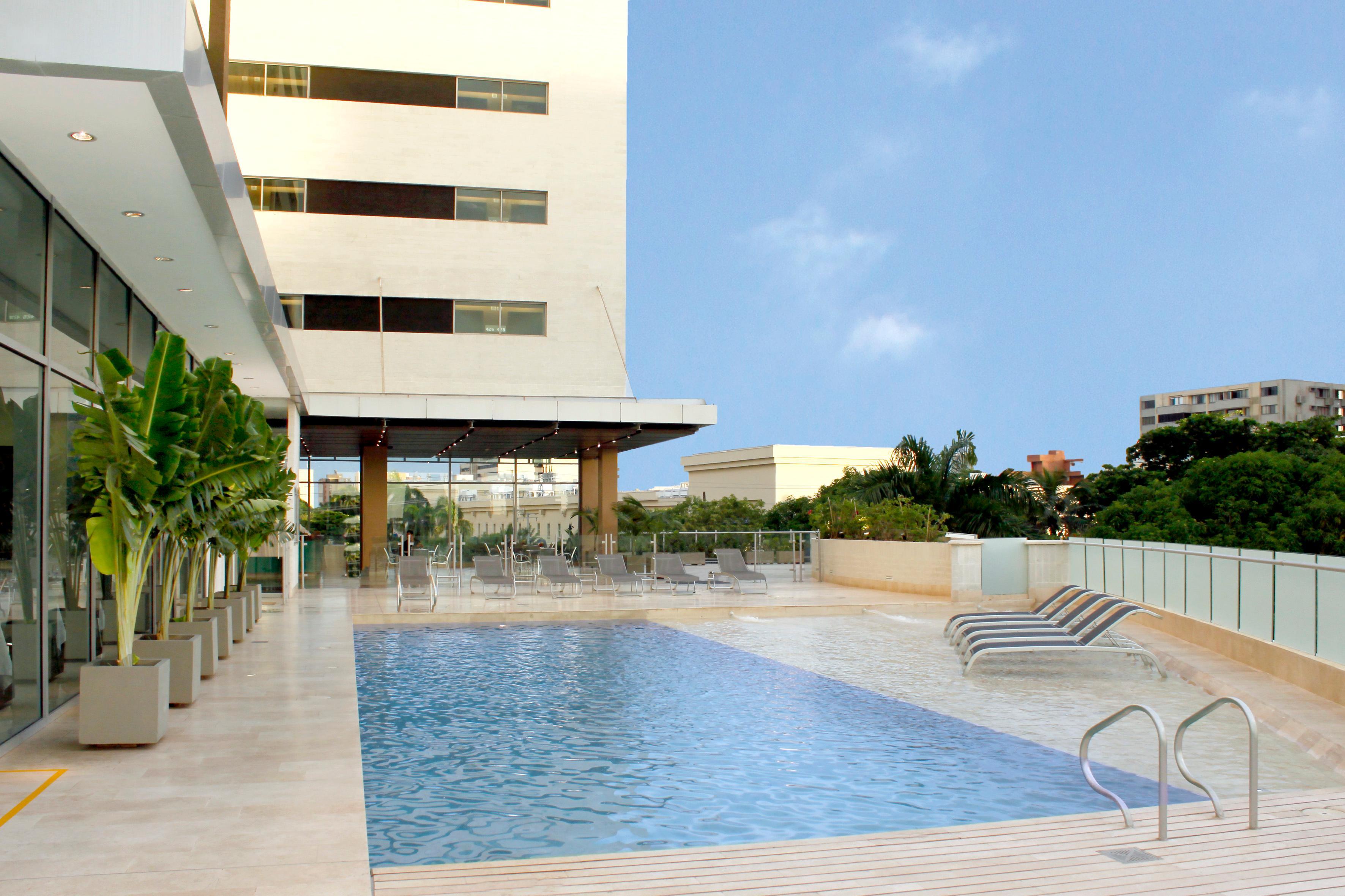 בארנקווילה Estelar Alto Prado מראה חיצוני תמונה The pool at the rooftop