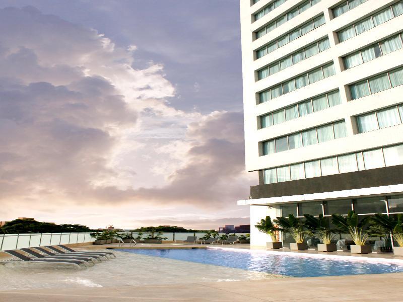 בארנקווילה Estelar Alto Prado מראה חיצוני תמונה The pool at the hotel
